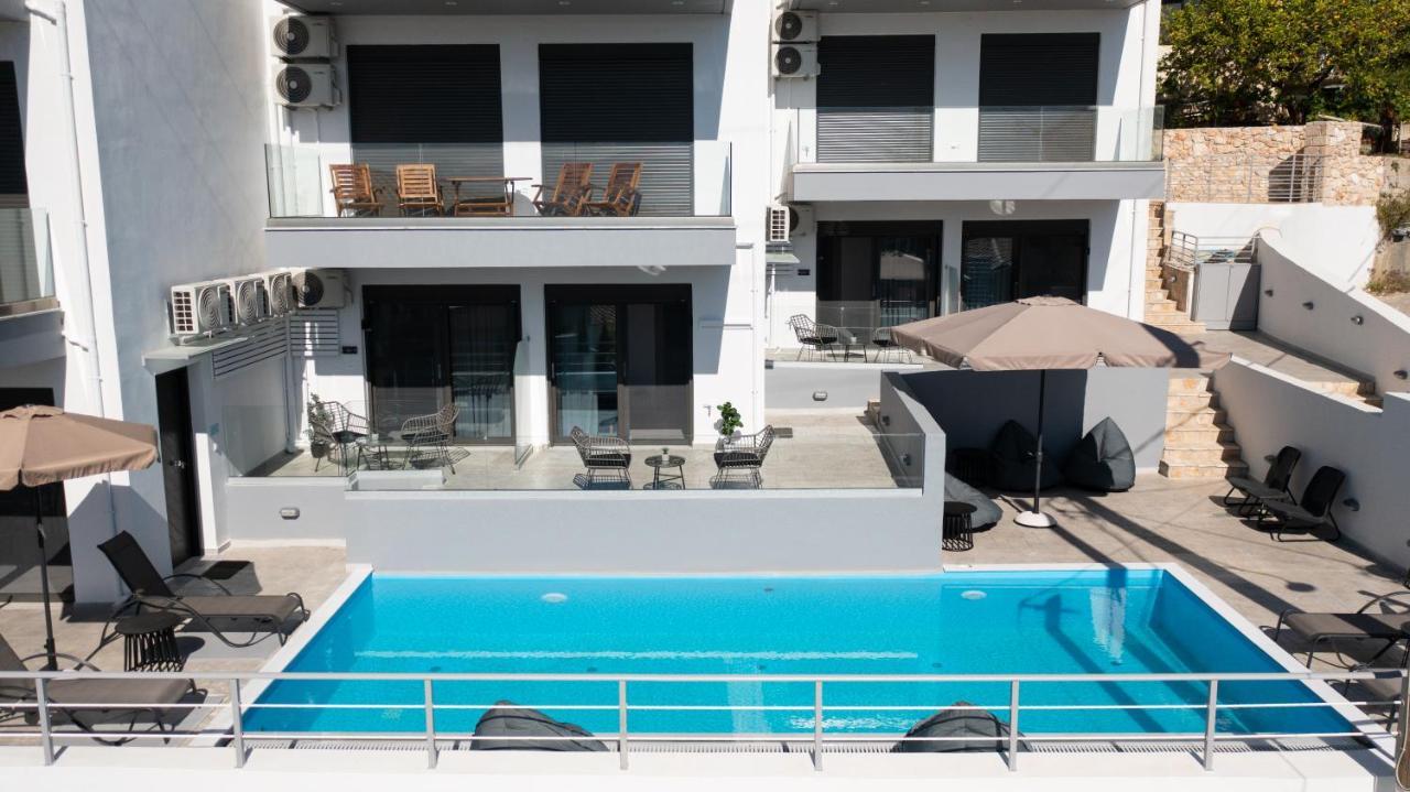 Clelia'S And Dione'S Design Studios Swimming Pool Nikiána Kültér fotó