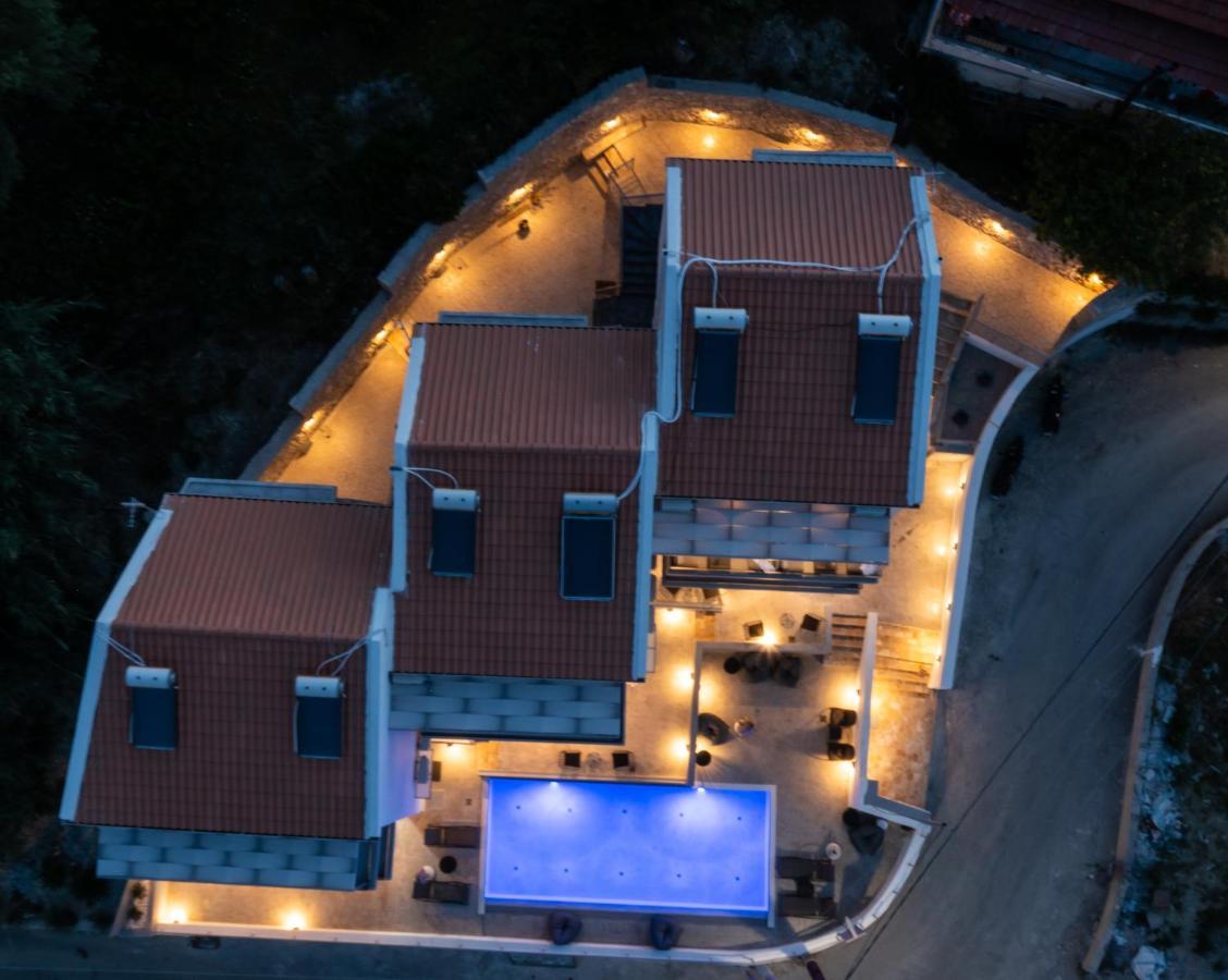 Clelia'S And Dione'S Design Studios Swimming Pool Nikiána Kültér fotó